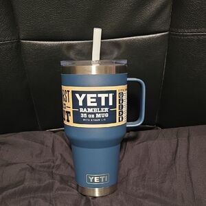 YETI Rambler 35 oz Navy Mug with Straw Lid